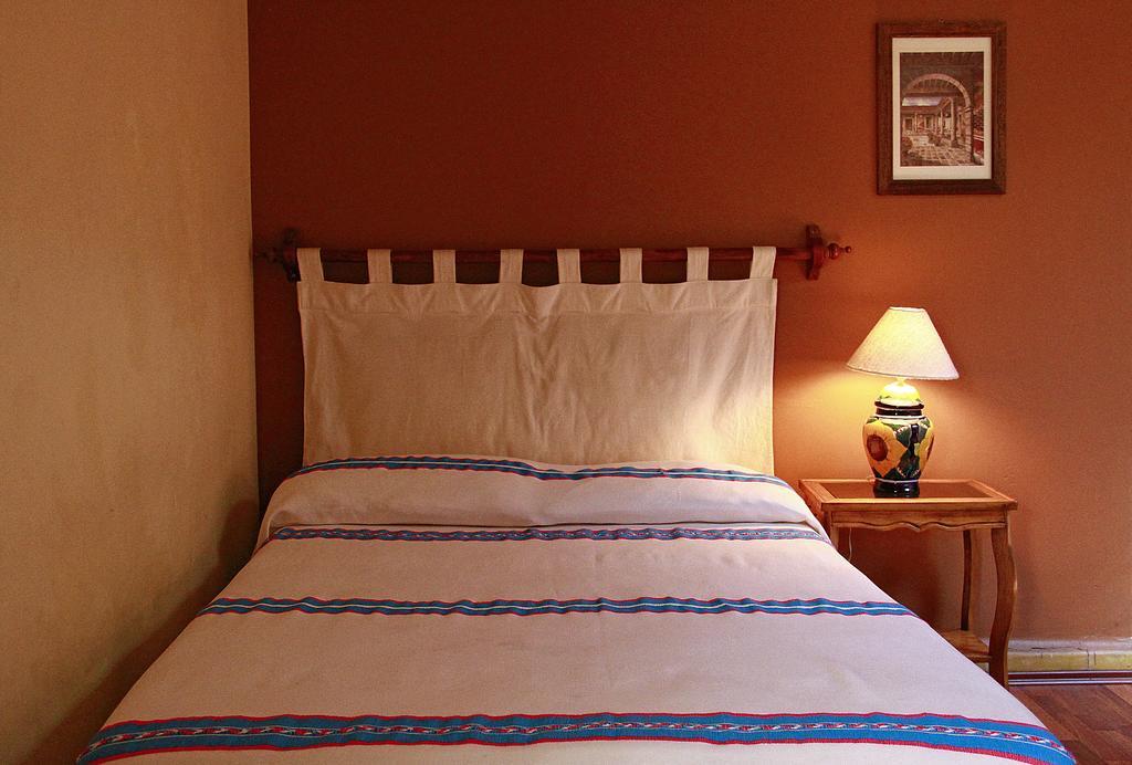 Hostal Casa Castillo Morelia Buitenkant foto