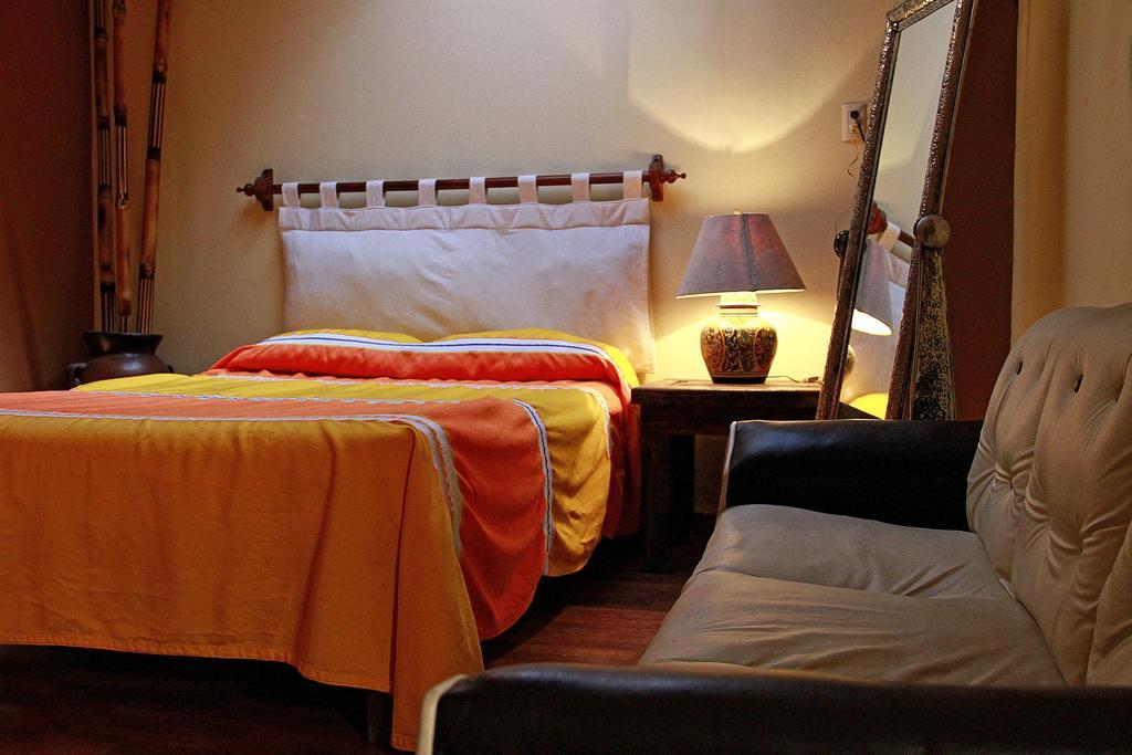 Hostal Casa Castillo Morelia Buitenkant foto
