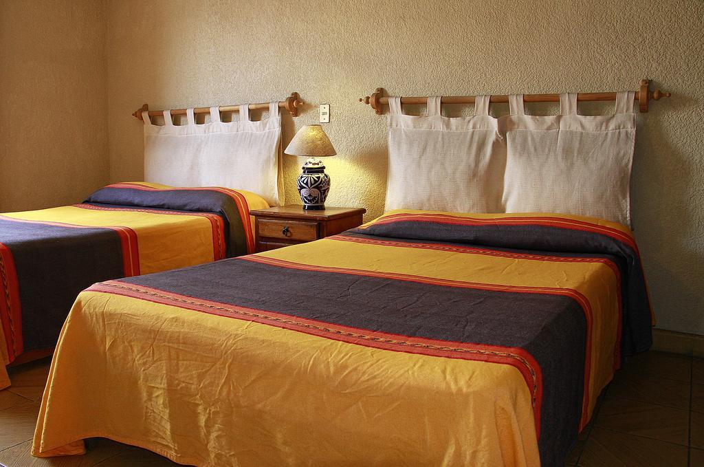Hostal Casa Castillo Morelia Buitenkant foto