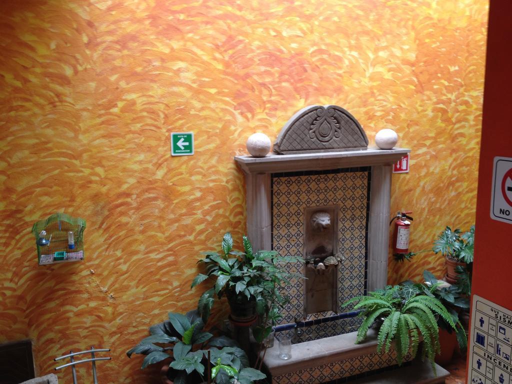 Hostal Casa Castillo Morelia Buitenkant foto